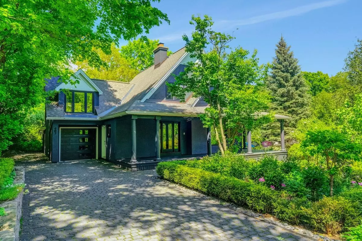Rockcliffe Park, ON K1M 1J3,401 Wood AVE W
