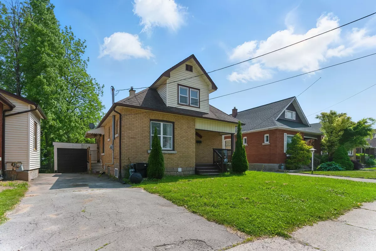 Niagara Falls, ON L2G 1Y7,6462 Barker ST