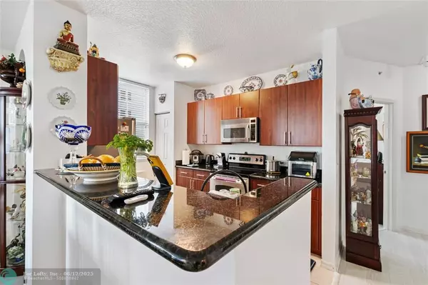 Fort Lauderdale, FL 33308,2401 NE 65th St #507