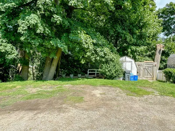 Central Elgin, ON N5L 1E9,354 Erie ST