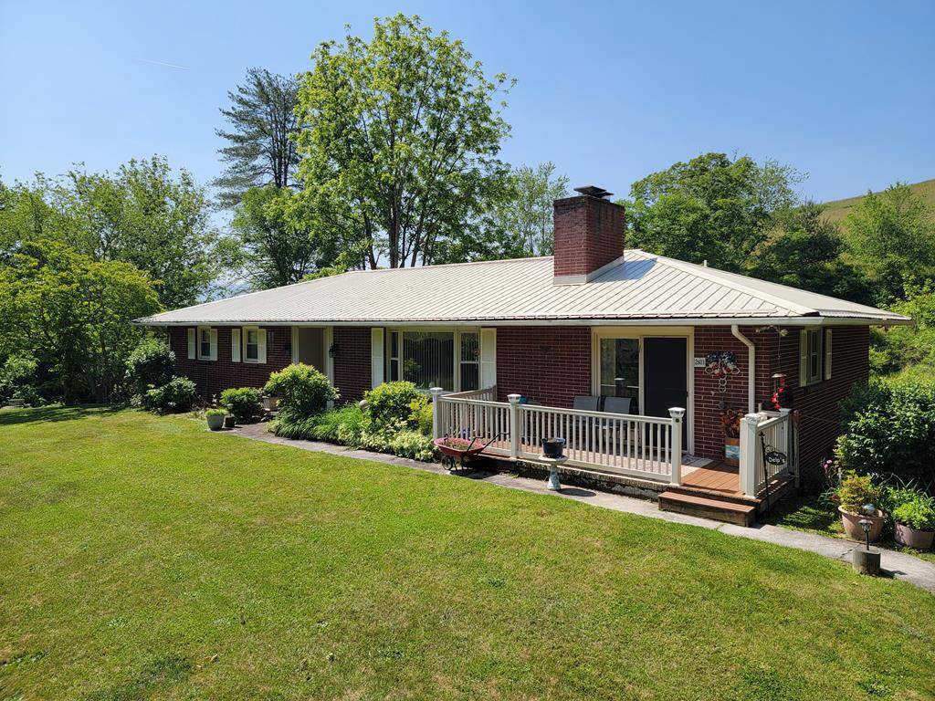 2603 Comers Rock Rd, Elk Creek, VA 24326