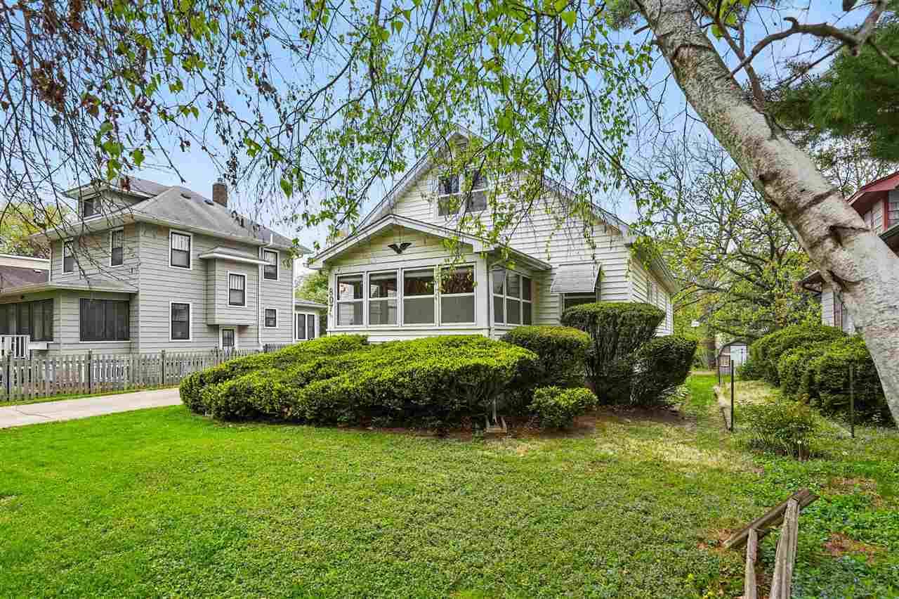 Iowa City, IA 52240,807 S 7th Ave