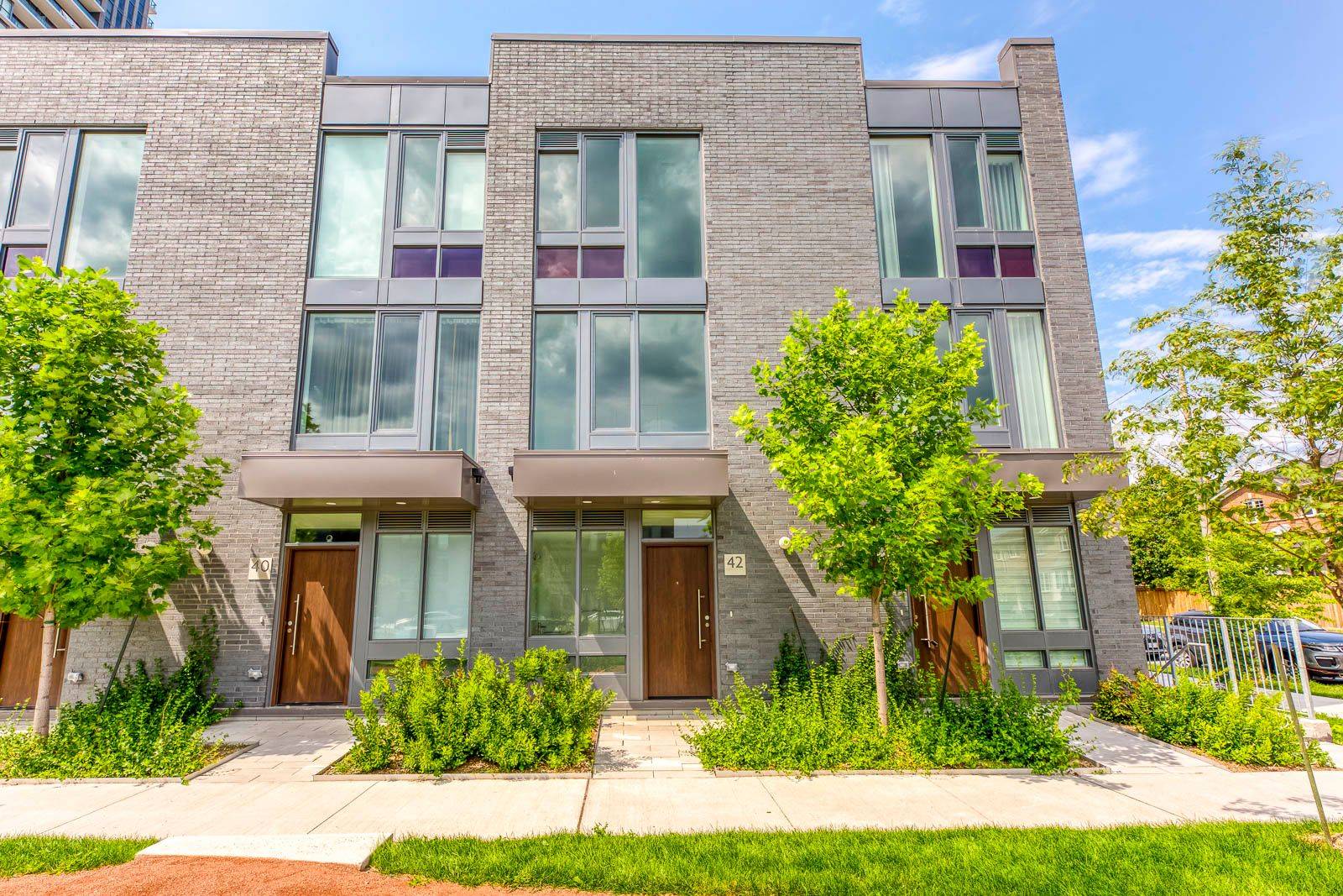 42 Sonic WAY, Toronto C11, ON M3C 0P3