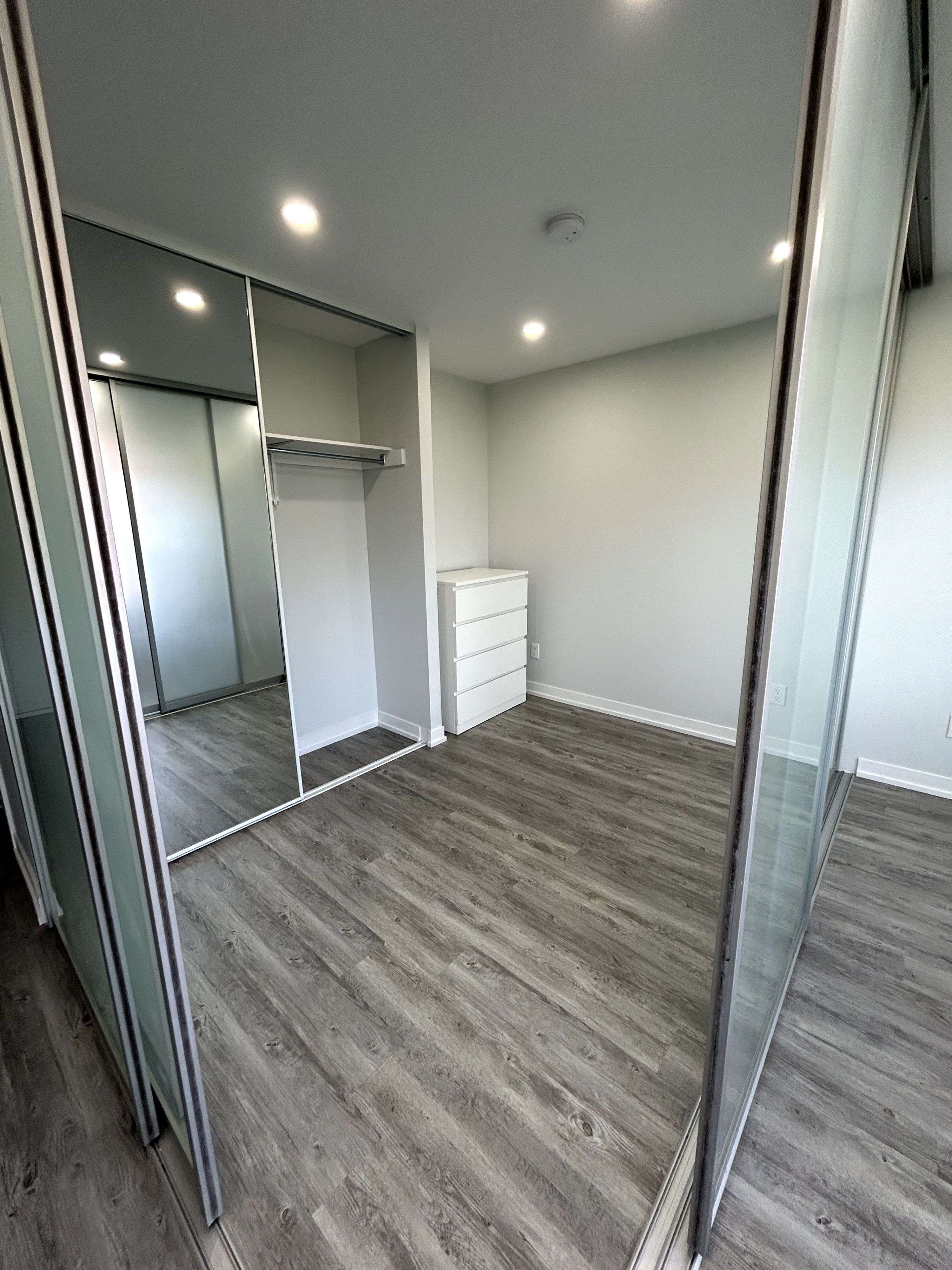 Toronto C02, ON M5R 2X1,15 Walmer RD #104