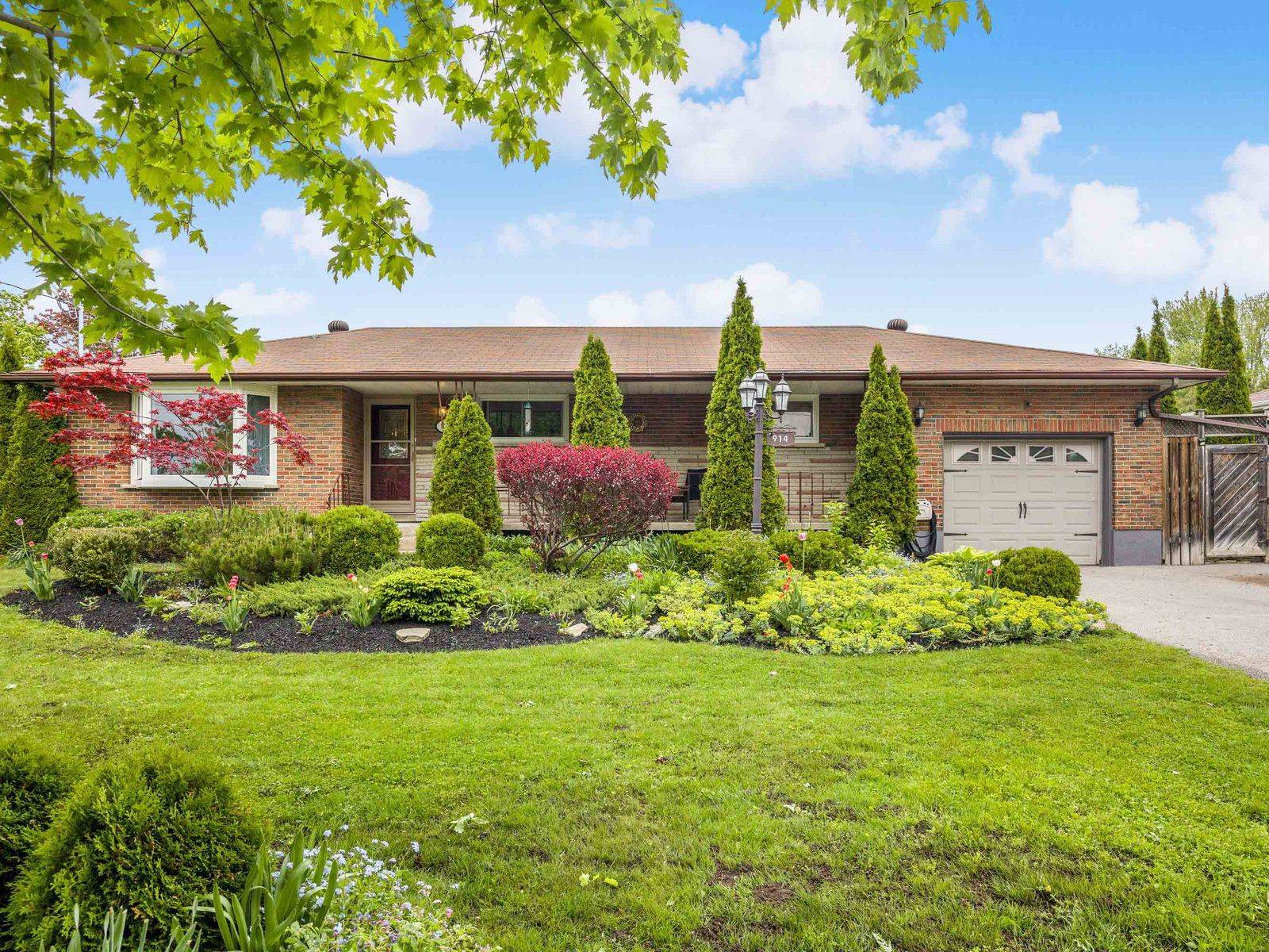 914 Willowdale AVE, Oshawa, ON L1H 1W2