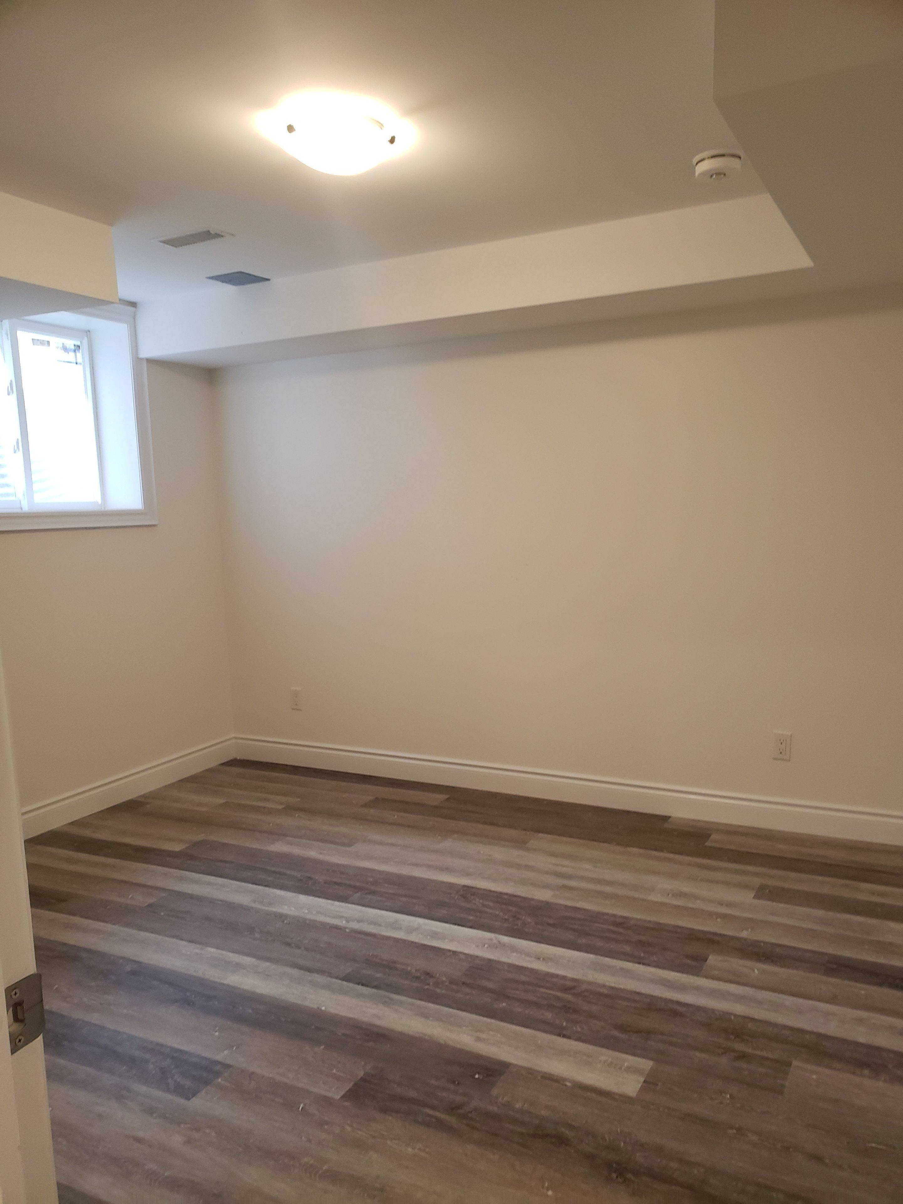 Bradford West Gwillimbury, ON L3Z 0X1,58 Gibson CIR #Lower