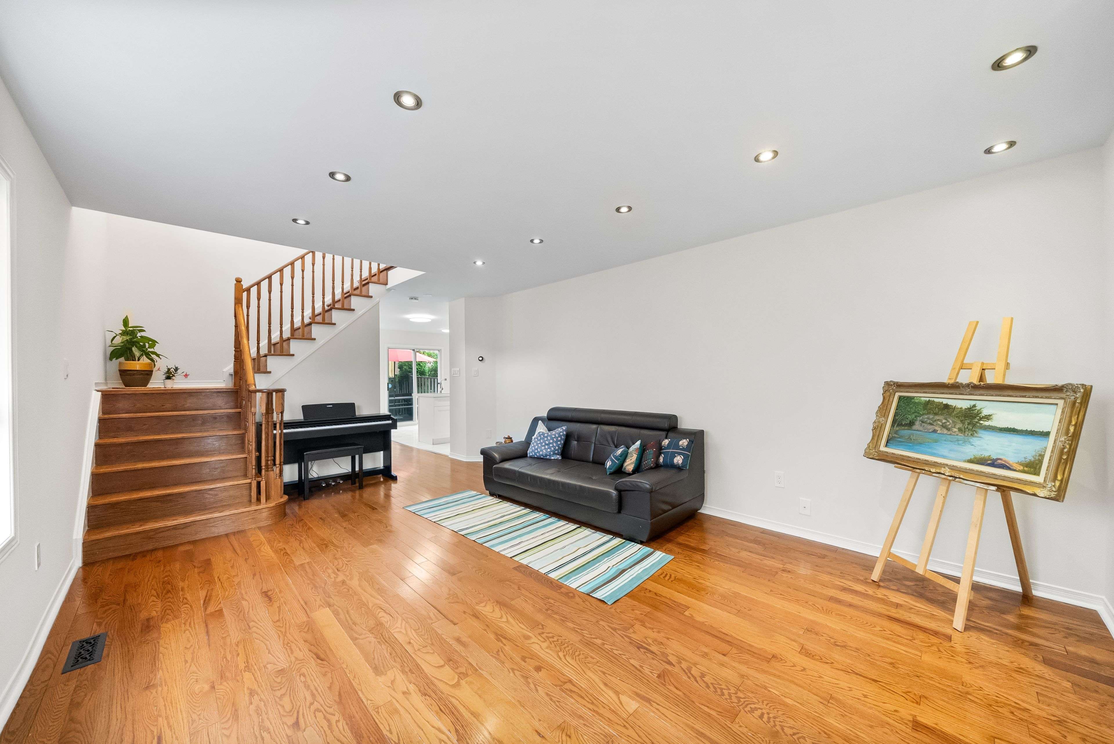 Richmond Hill, ON L4B 4J9,25 Bassett AVE