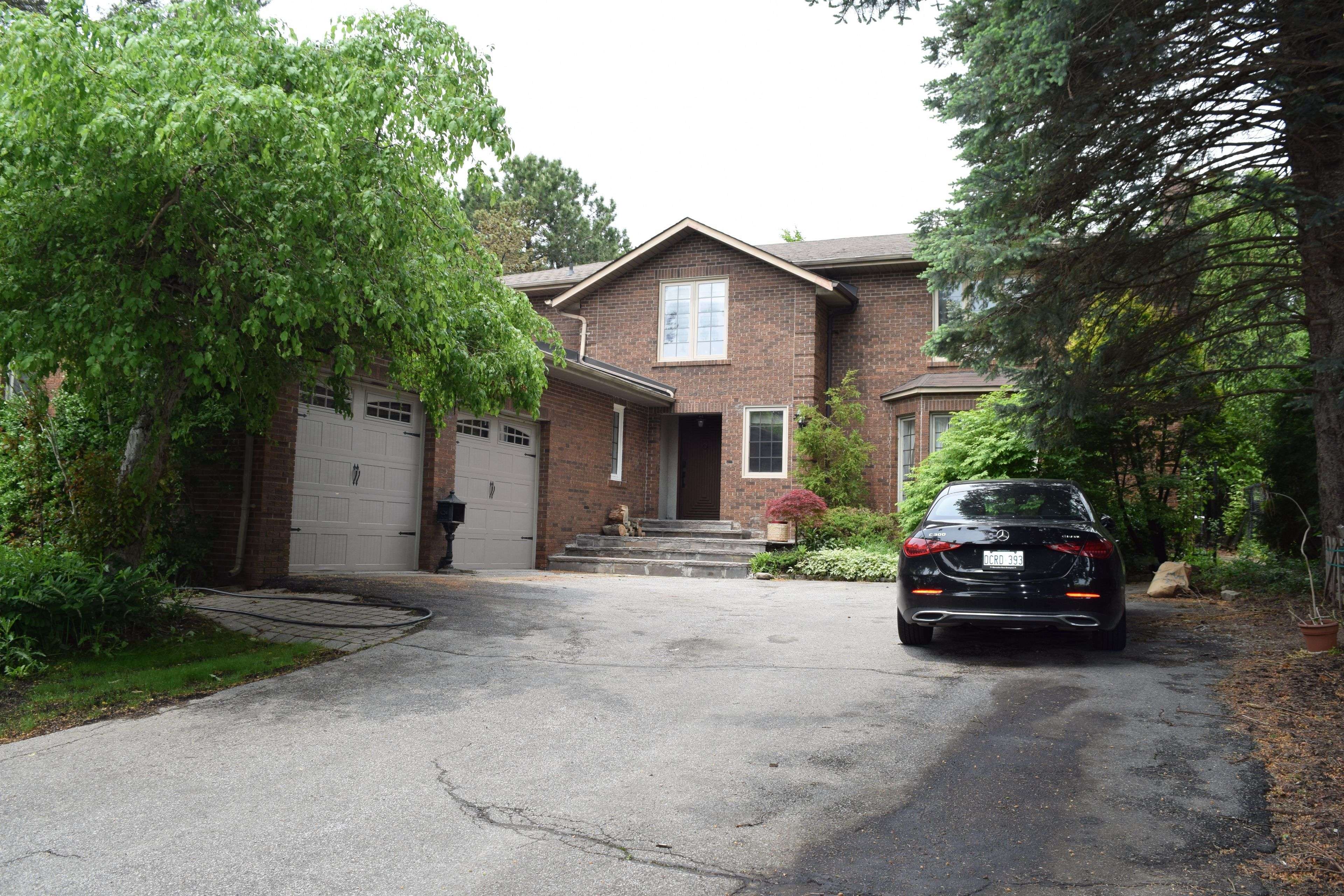96 Pemberton RD, Richmond Hill, ON L4C 3T7