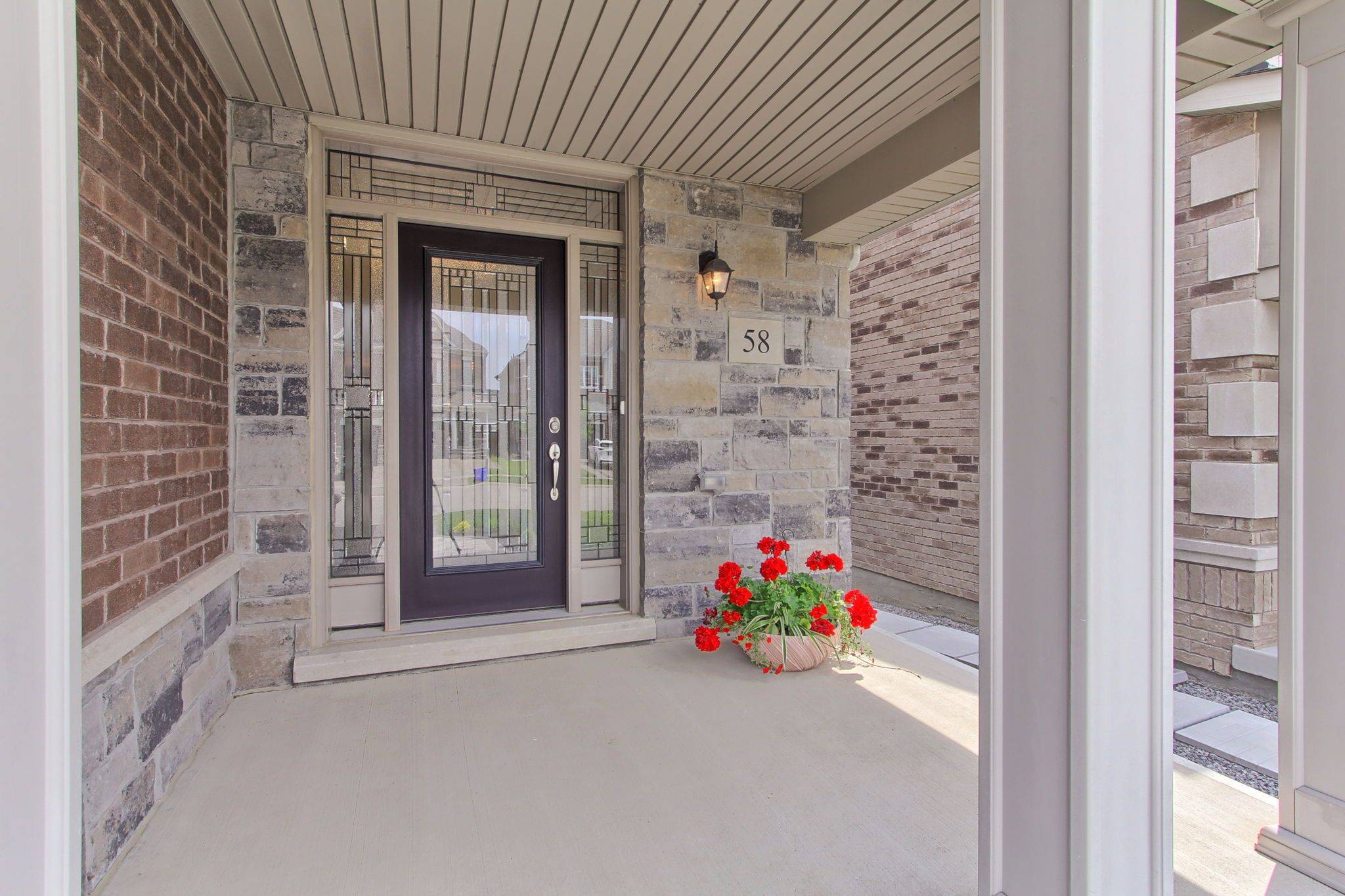 East Gwillimbury, ON L9N 0S5,58 Sharonview CRES