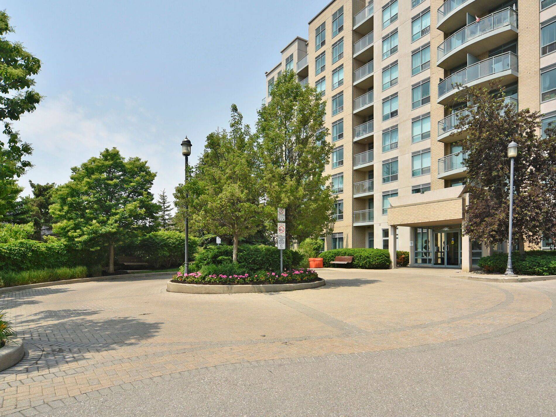 Richmond Hill, ON L4B 4P6,51 Baffin CT #501