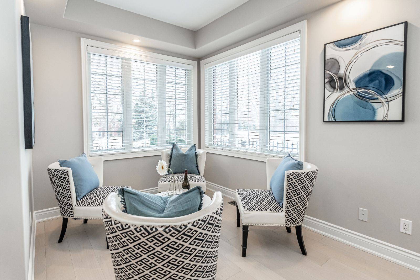Barrie, ON L4N 5A2,27 White Oaks RD