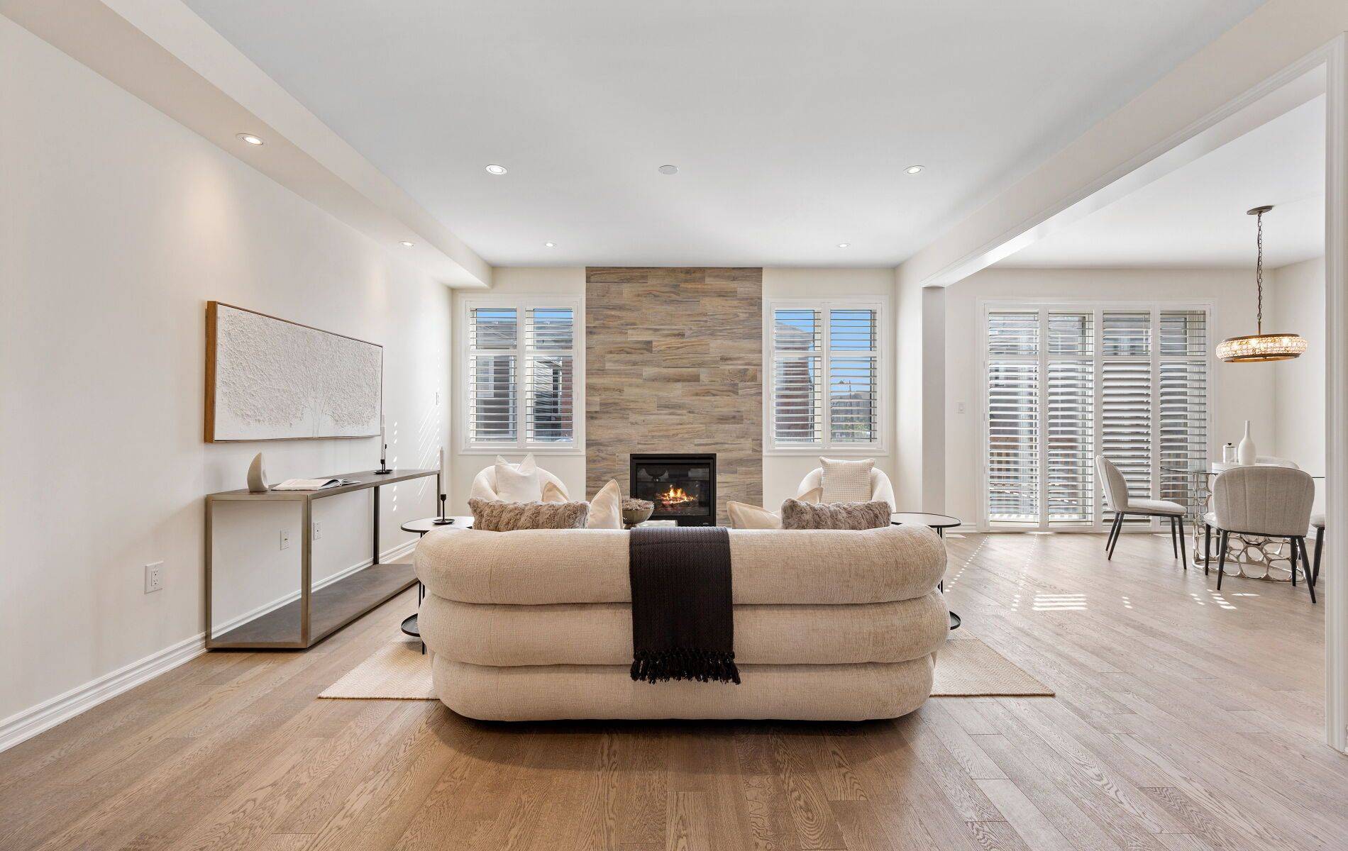 Milton, ON L9E 1M4,1304 Basswood CRES