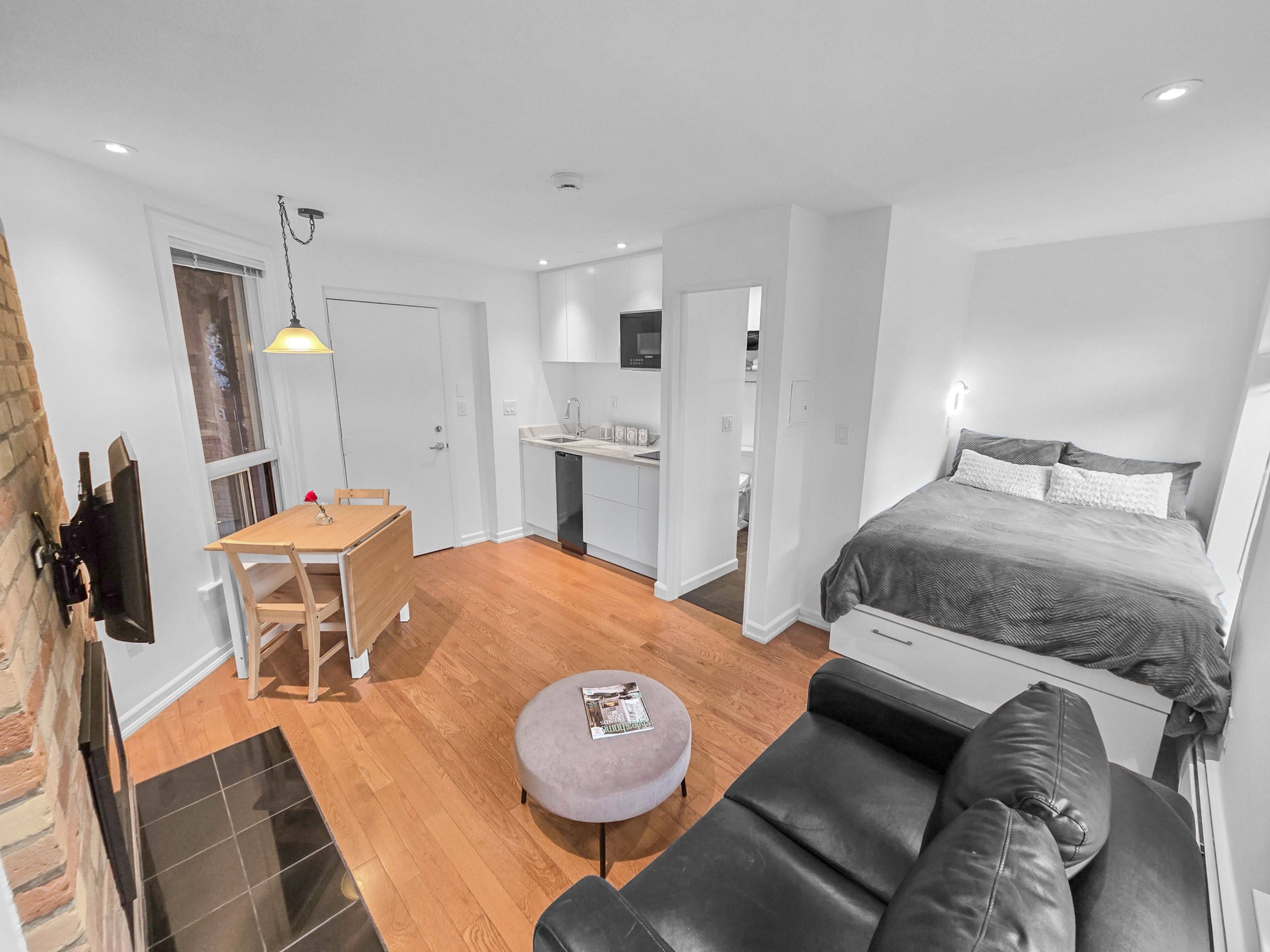 Toronto W01, ON M6K 3A9,165 Dowling AVE