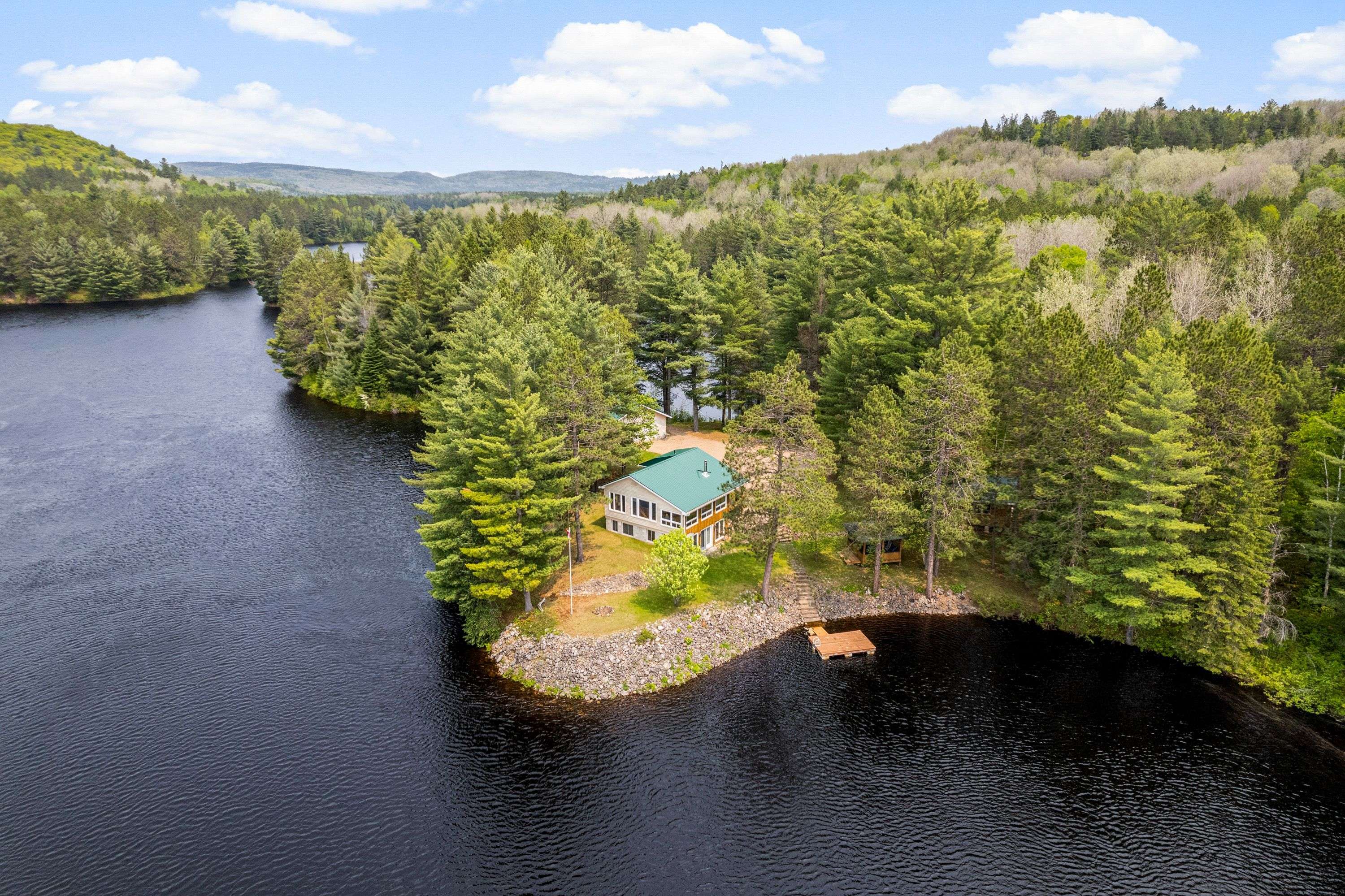 1601A Major Lake RD, South Algonquin, ON K0J 2M0