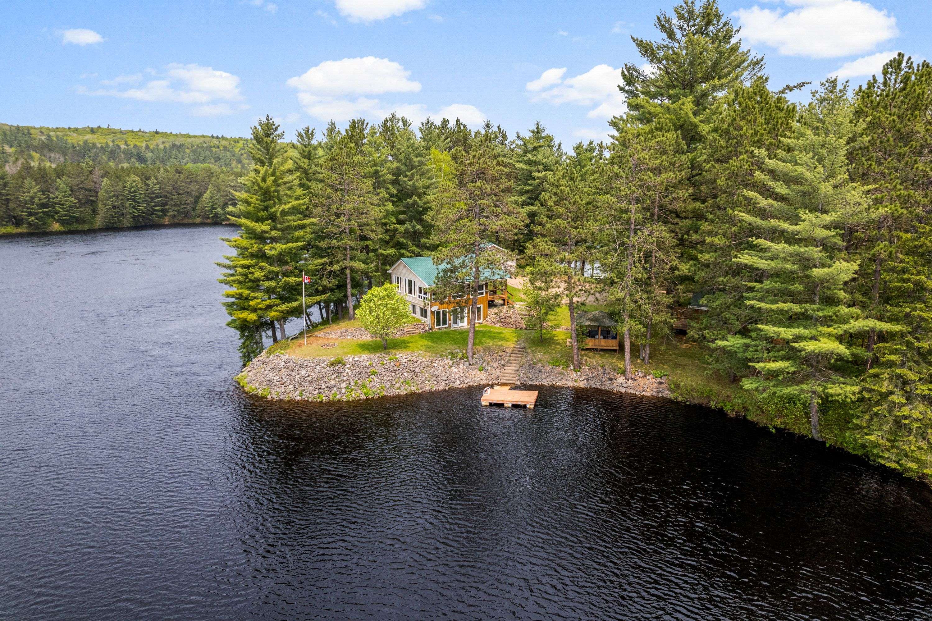 South Algonquin, ON K0J 2M0,1601A Major Lake RD