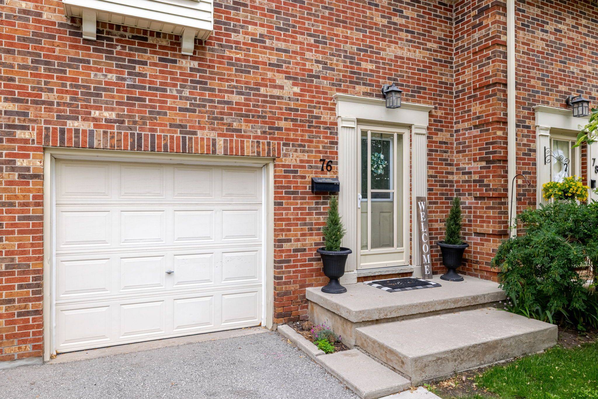 London South, ON N5Z 4L7,900 Pond View RD #76