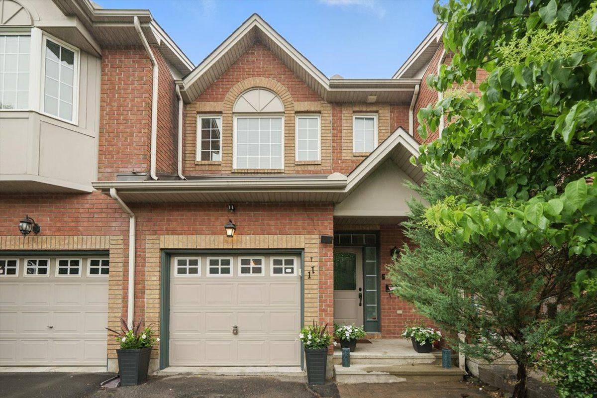 11 Great Oak Private, Alta Vista And Area, ON K1G 6P7