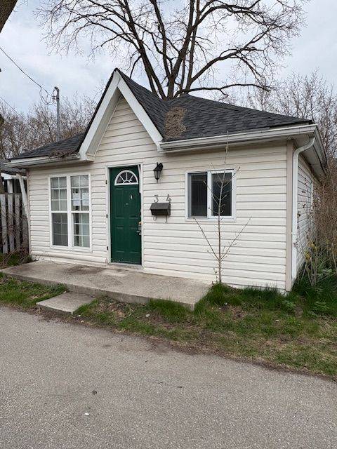 34 Brock LN, Brantford, ON N3S 4Y6
