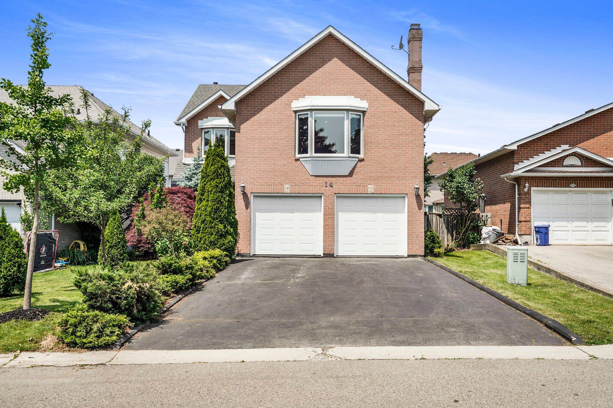 Hamilton, ON L8W 3H2,14 Pompano CT