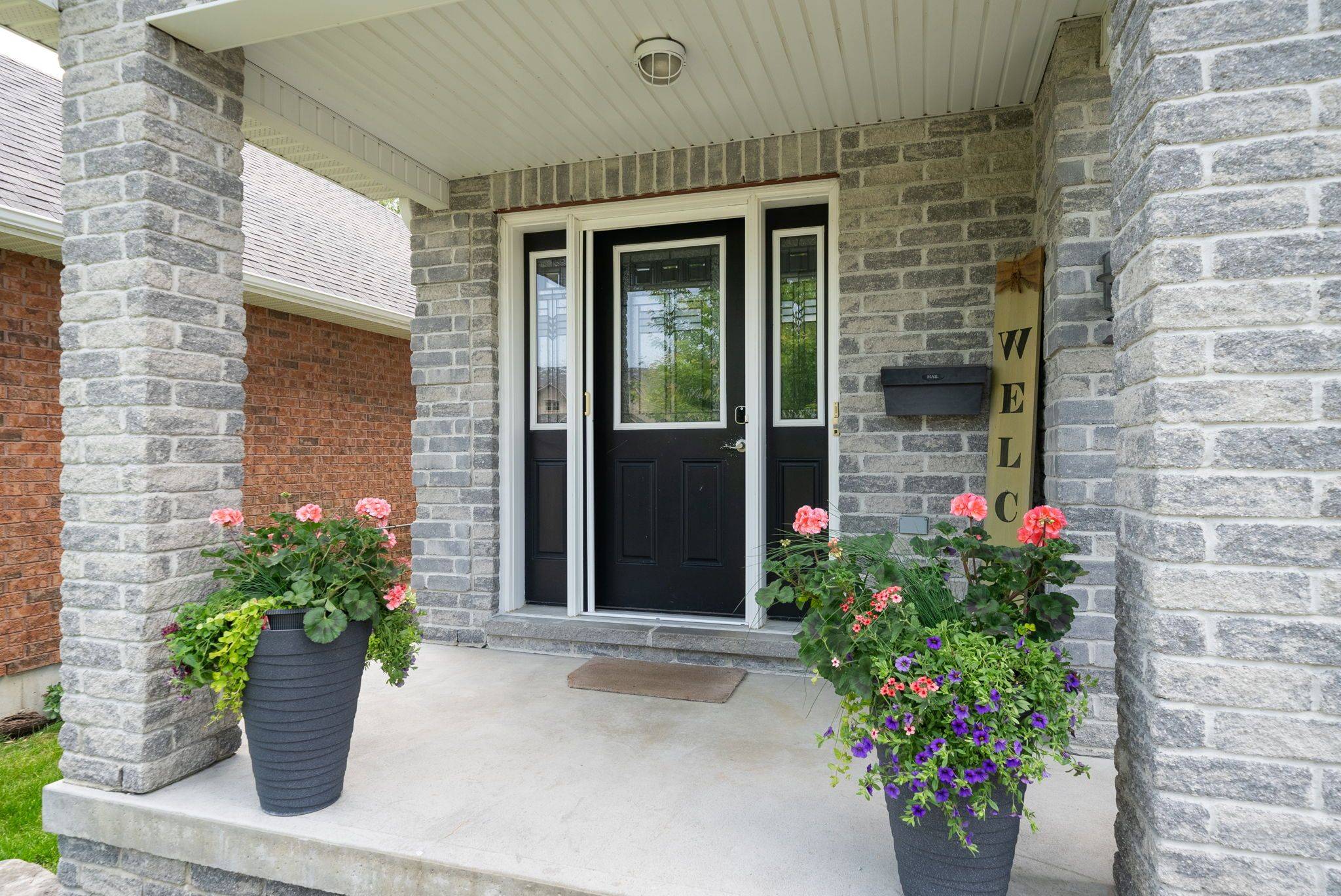 Kawartha Lakes, ON K9V 0G8,98 Laurent BLVD