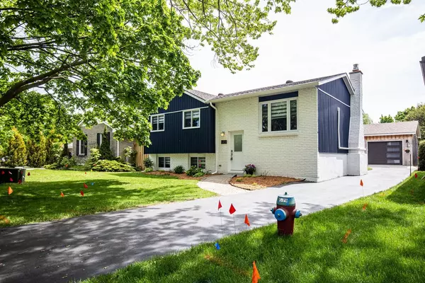 689 Macyoung DR W, Kincardine, ON N2Z 1T1