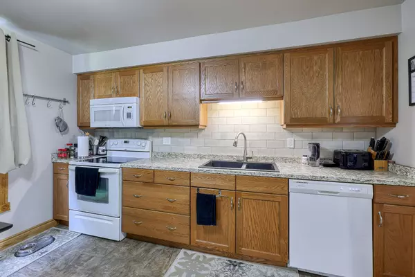 Tillsonburg, ON N4G 4K7,15 Devonshire AVE #7