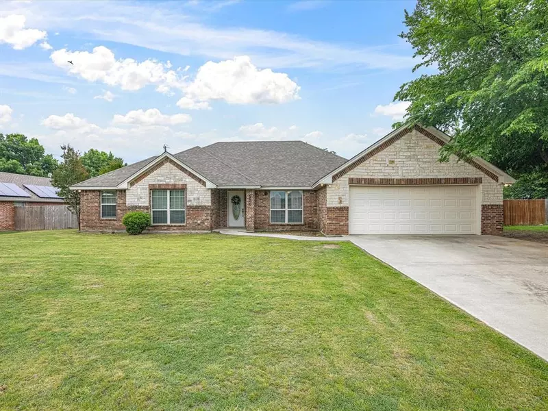 104 Ashley Street, Alvord, TX 76225