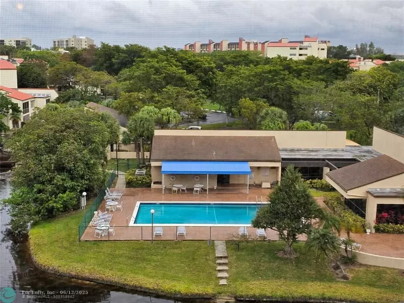2334 S Cypress Bend Dr #608, Pompano Beach, FL 33069