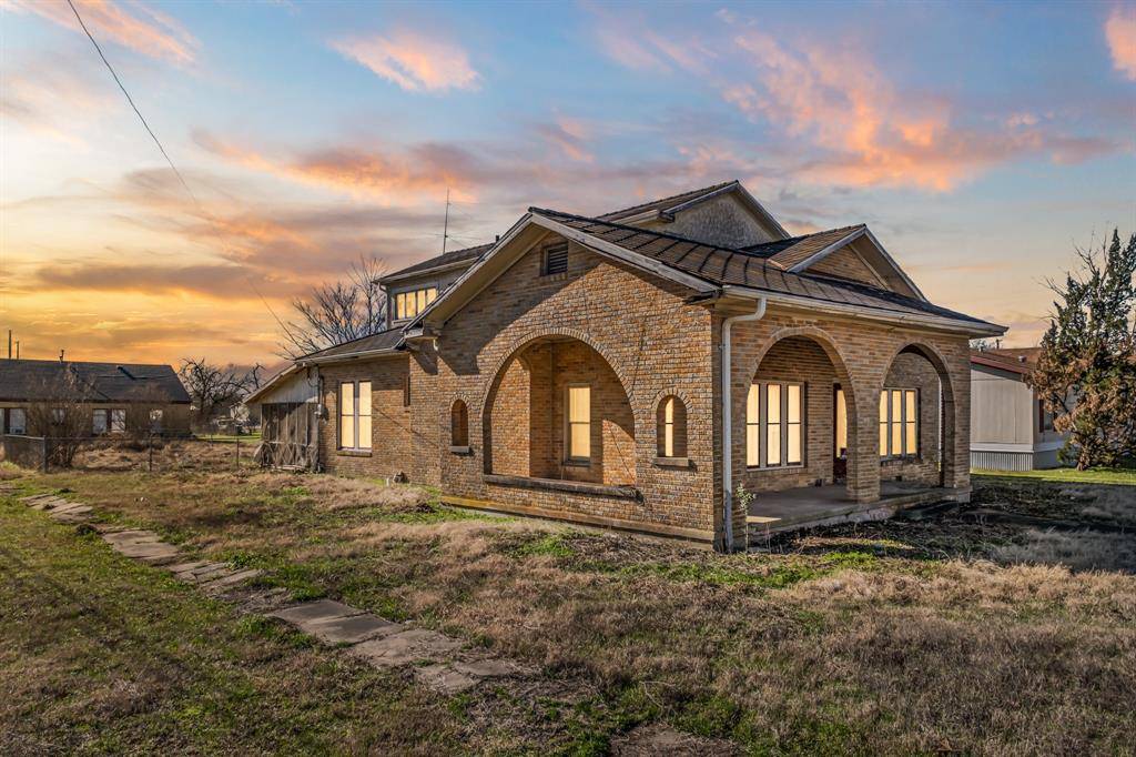306 E Adams Street, Itasca, TX 76055