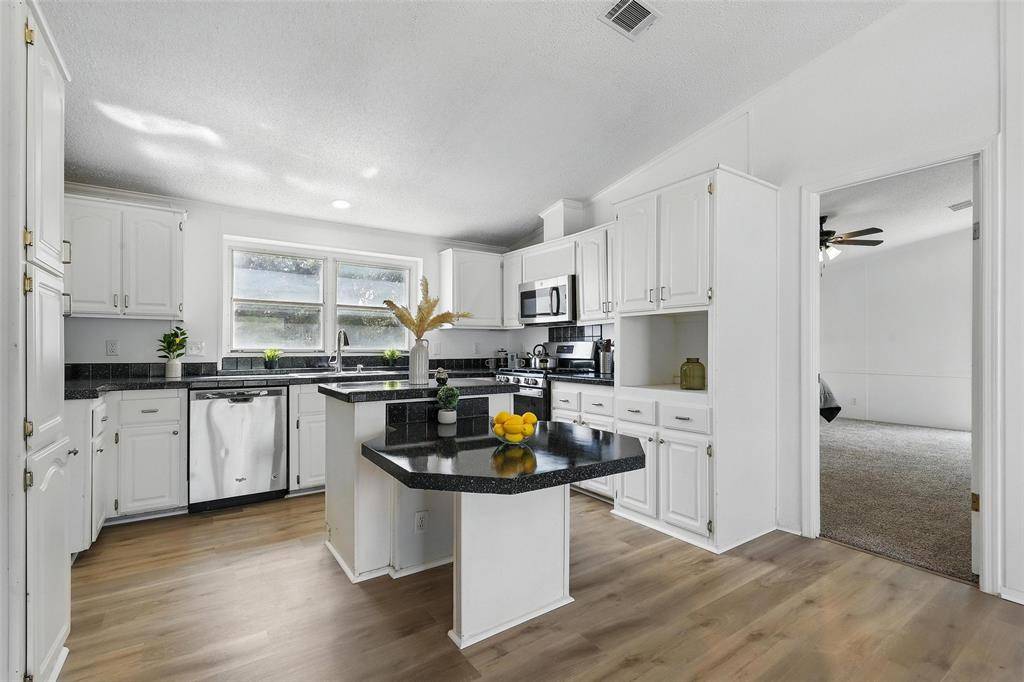 Weatherford, TX 76087,115 Cedar Ridge Drive