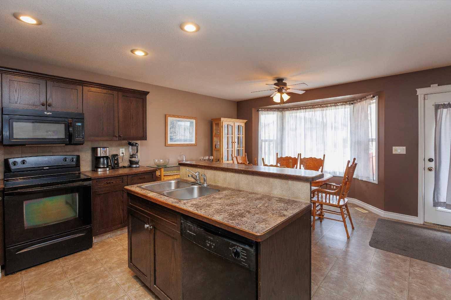 Red Deer, AB T4R 3R9,64 Irving CRES
