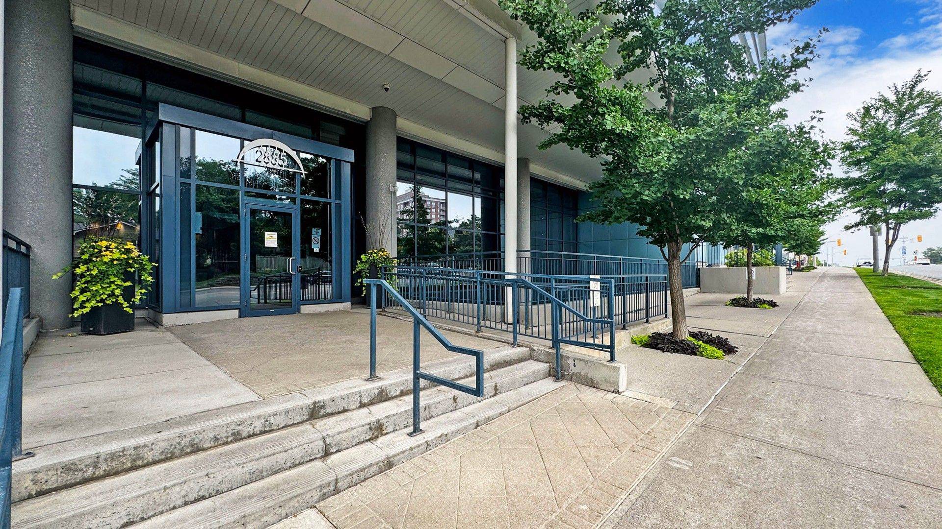 Toronto C15, ON M2K 0A3,2885 Bayview AVE #717
