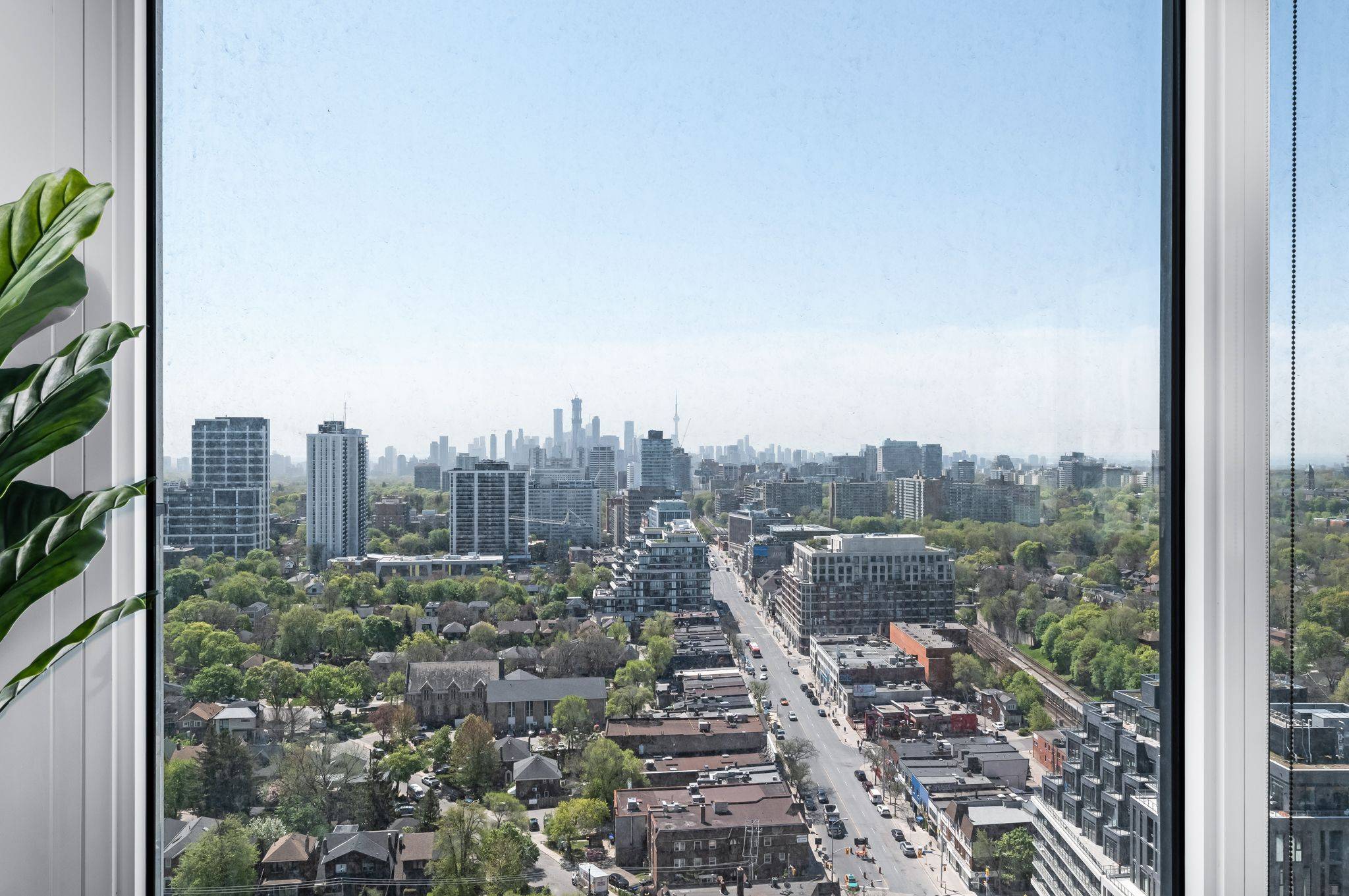 Toronto C10, ON M4S 0B1,5 Soudan AVE #2814