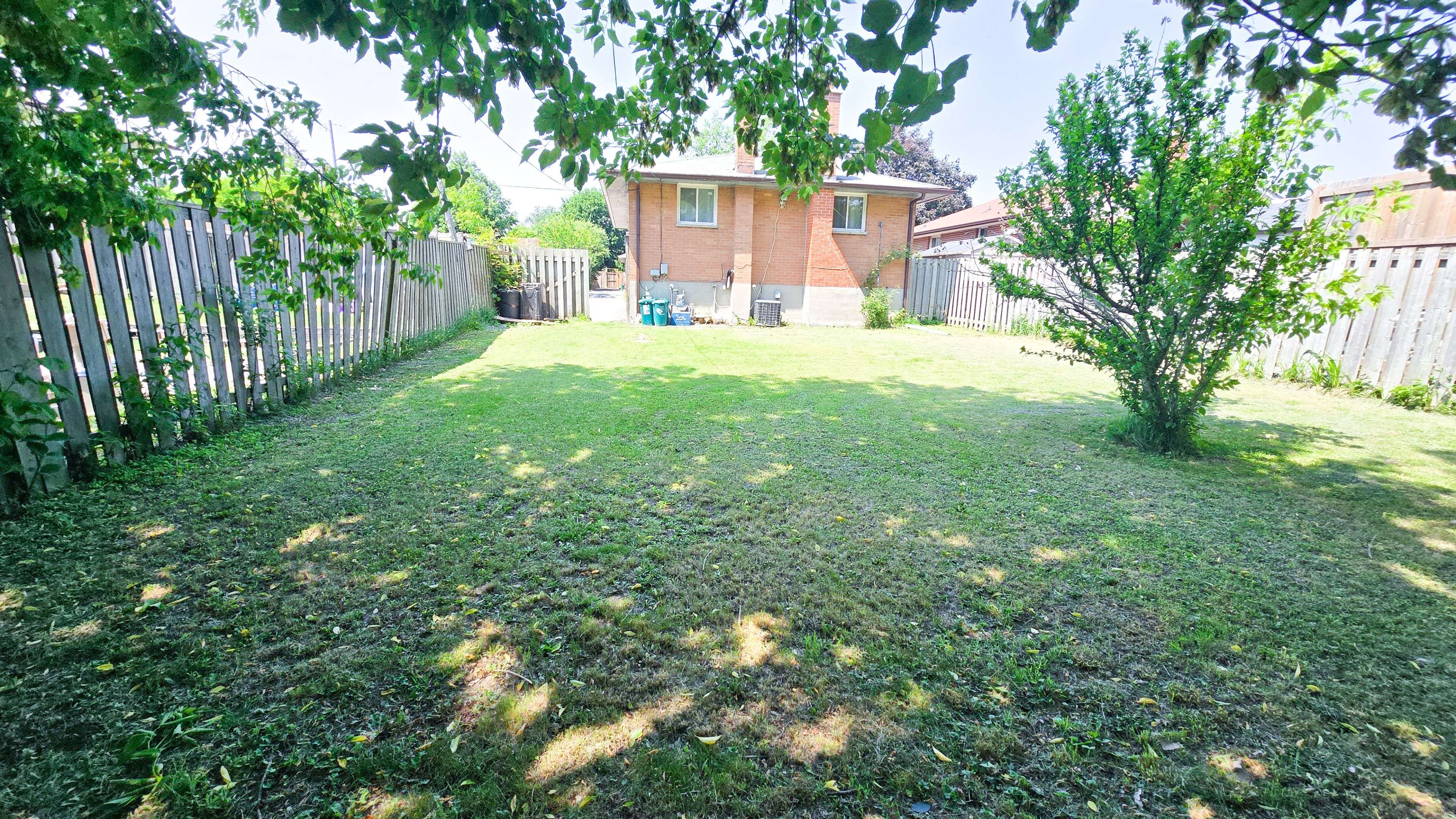 Oshawa, ON L1J 5R8,139 Cabot ST