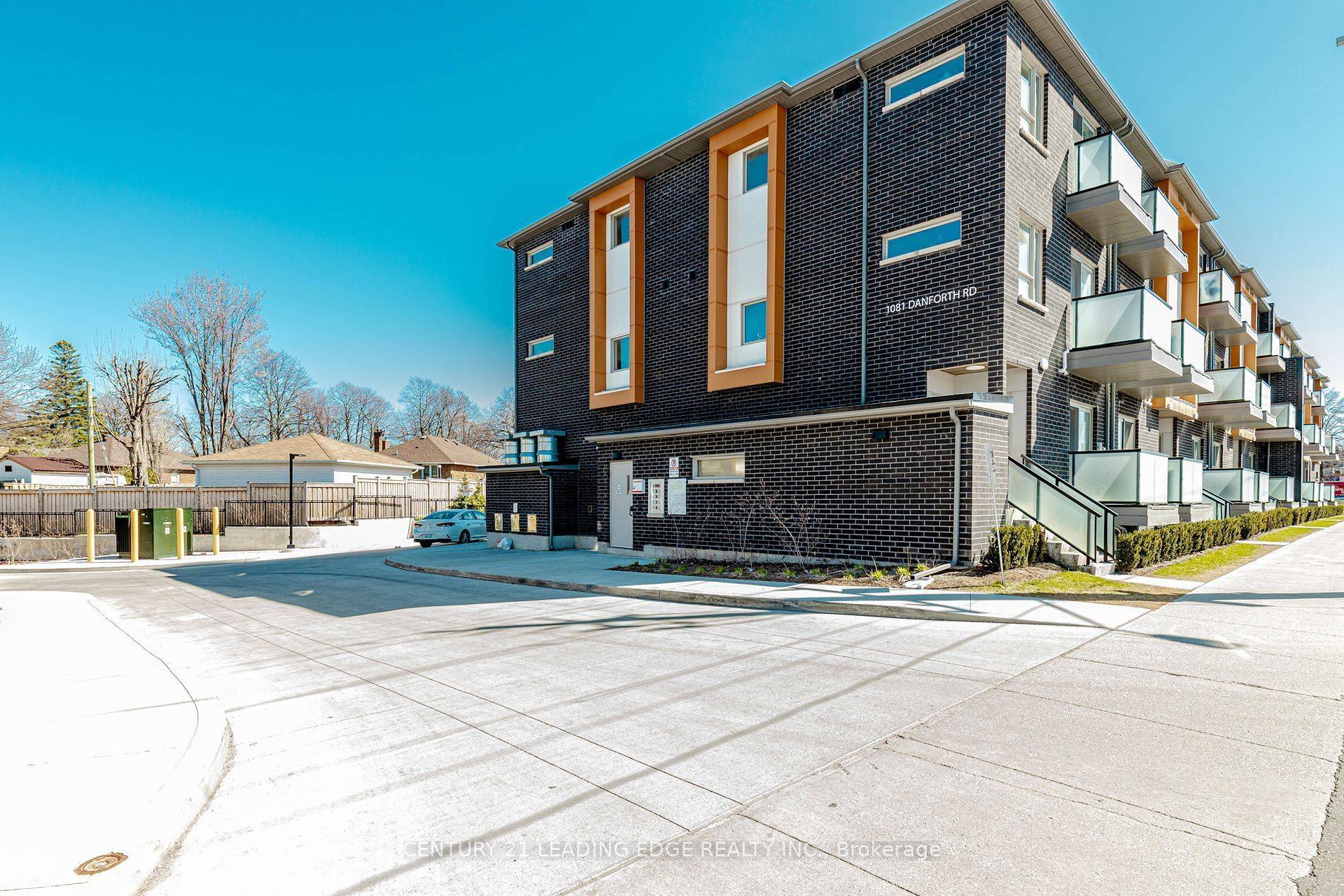 Toronto E08, ON M1J 2C7,1081 Danforth RD #140