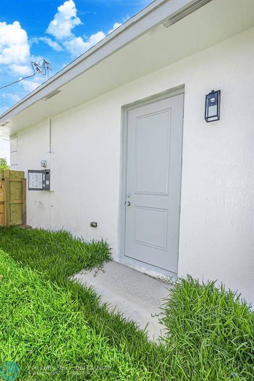 Deerfield Beach, FL 33441,927 SW 2nd Ave