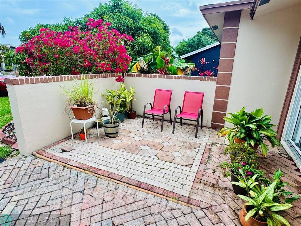 North Lauderdale, FL 33068,8140 SW 4th St