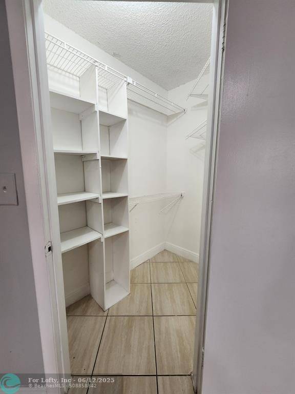Oakland Park, FL 33309,212 Lake Point Dr  #211