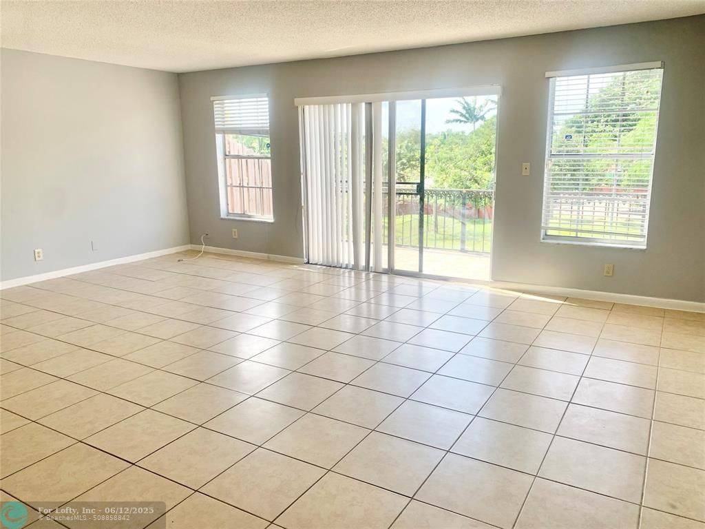 Fort Lauderdale, FL 33311,680 Tennis Club Drive  #312