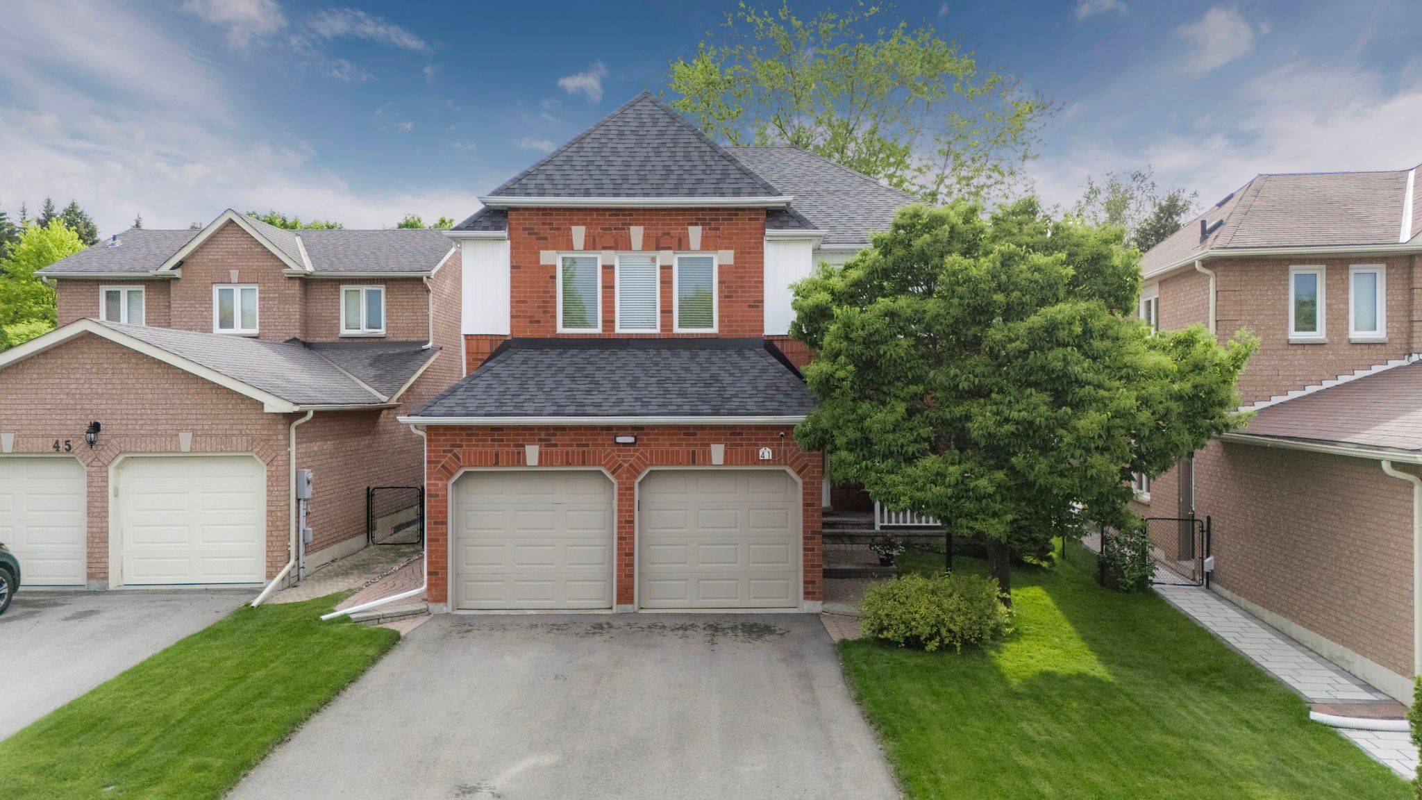Aurora, ON L4G 6M9,41 Bonny Meadows DR