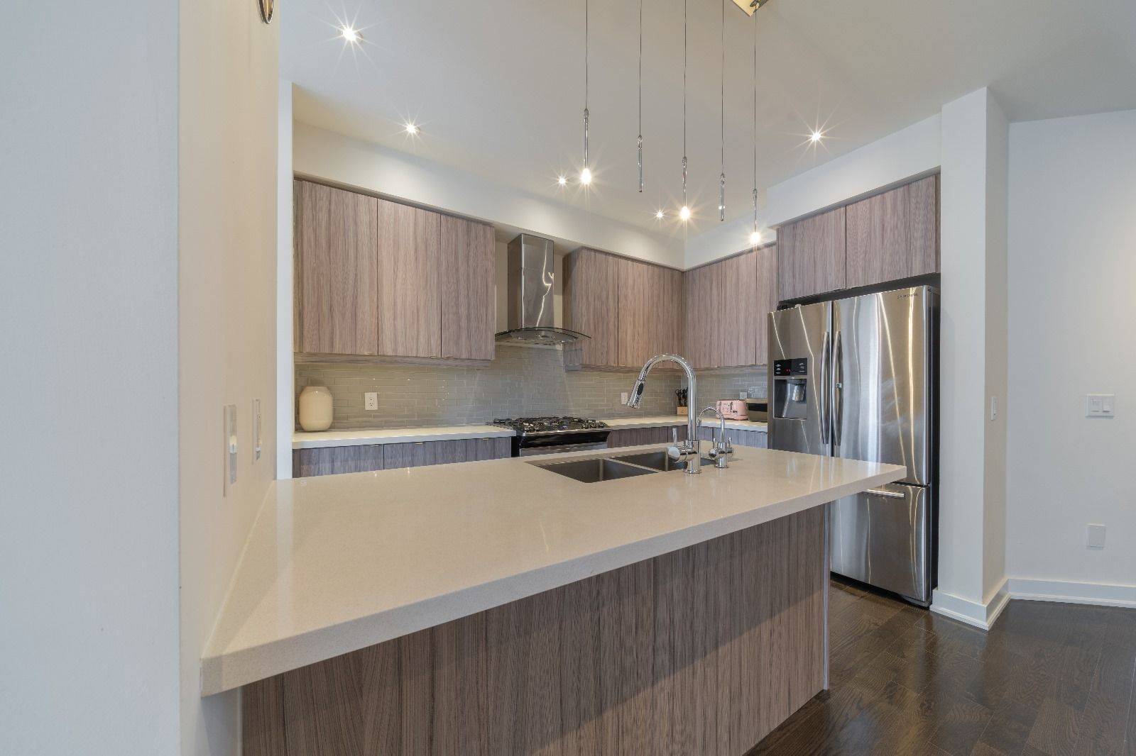 Richmond Hill, ON L4E 0Z2,43 Dariole DR