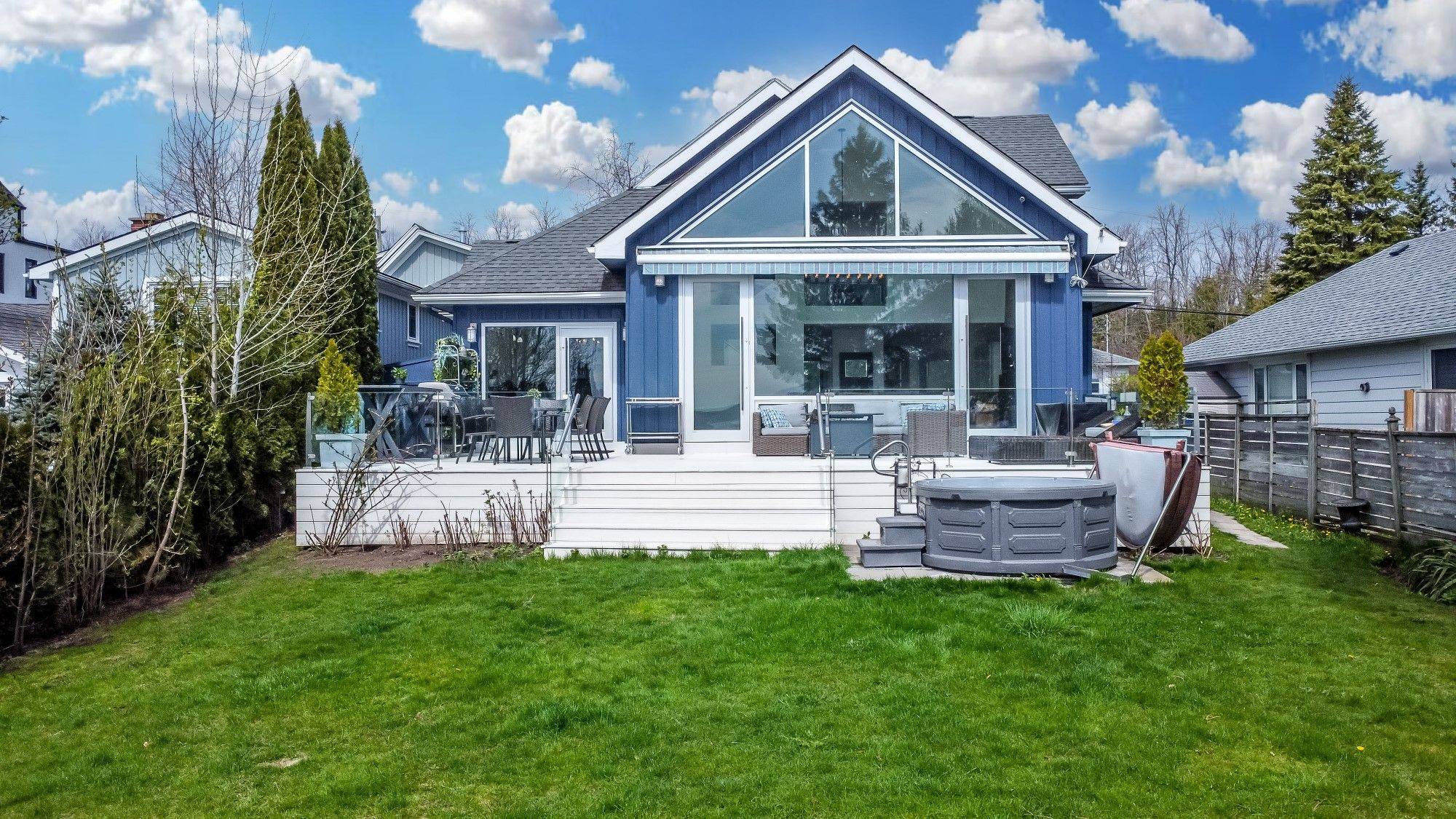 Innisfil, ON L9S 4M6,1627 Houston AVE