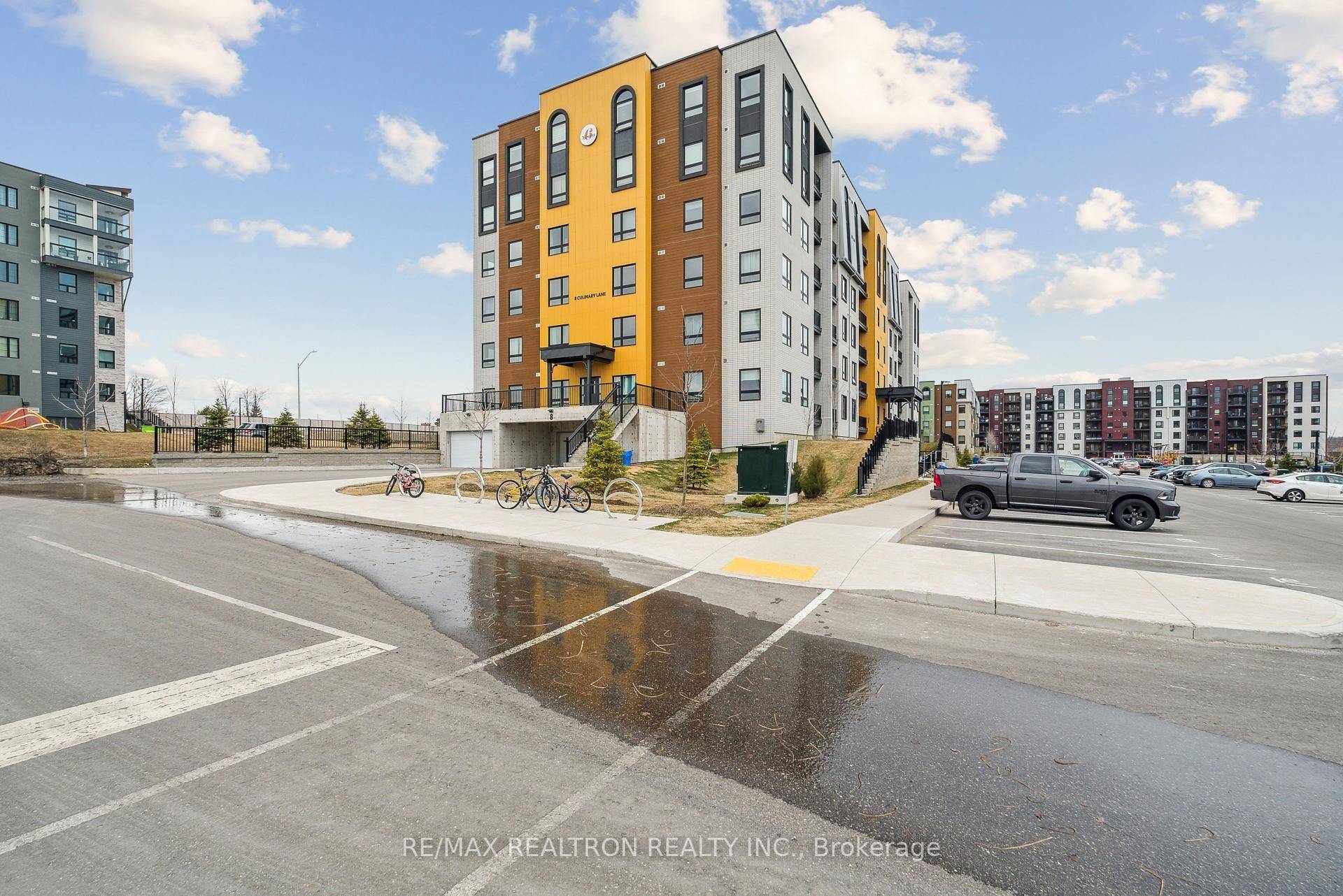Barrie, ON L9J 0T2,8 Culinary LN #307