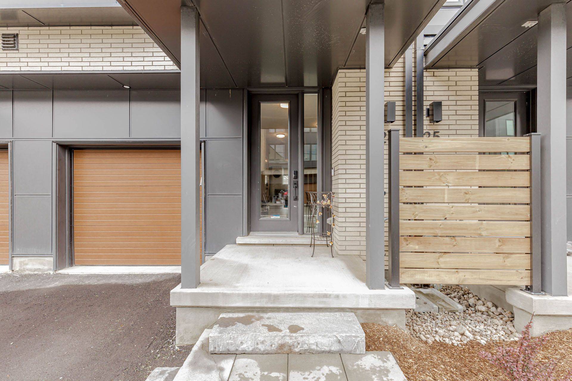 Burlington, ON L7M 4Y4,2273 Turnberry RD #24