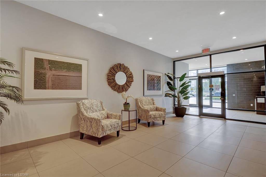 London North, ON N6G 0P6,240 Villagewalk BLVD N #903