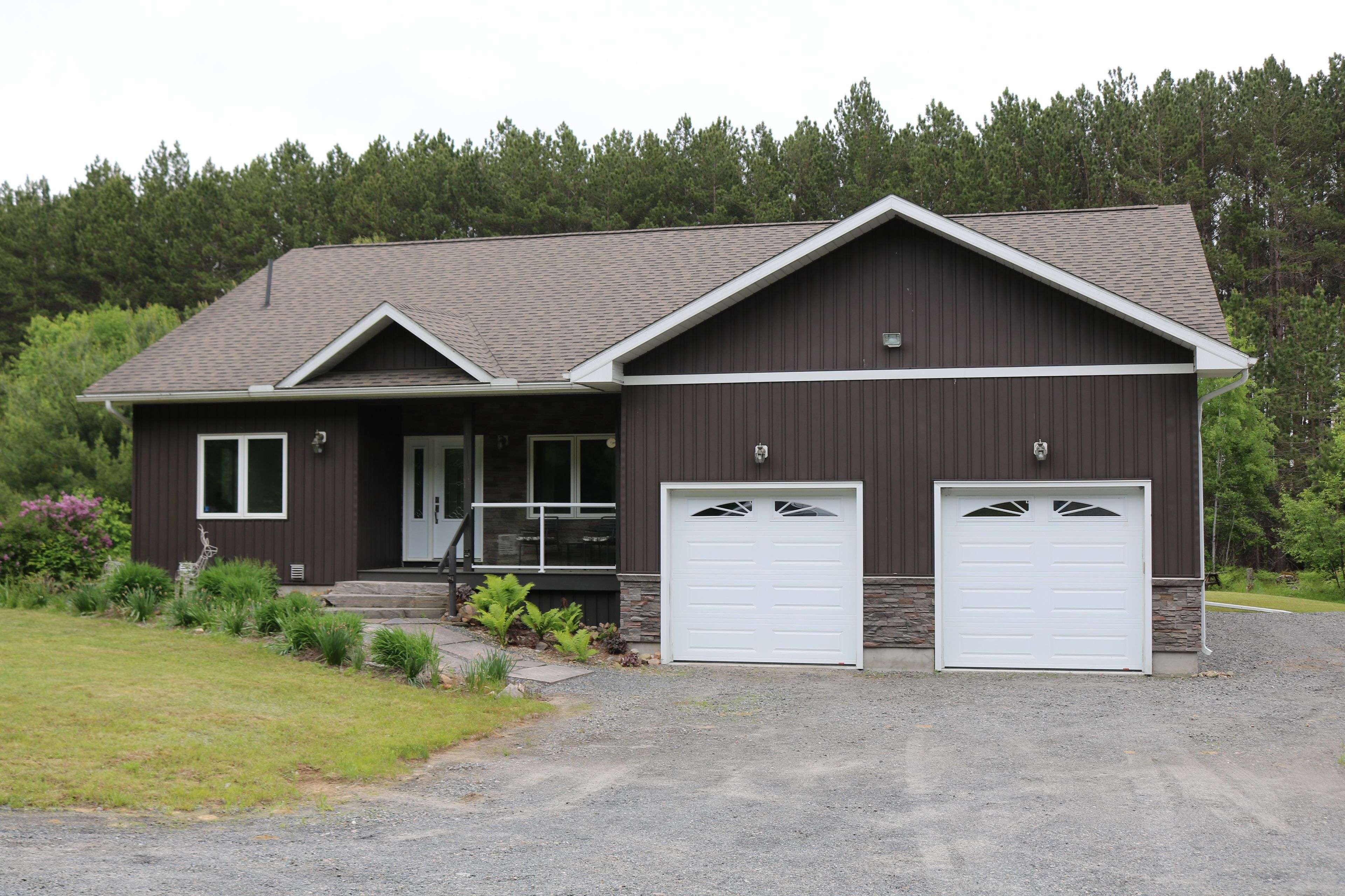 393 Skyhills RD, Huntsville, ON P1H 2N5
