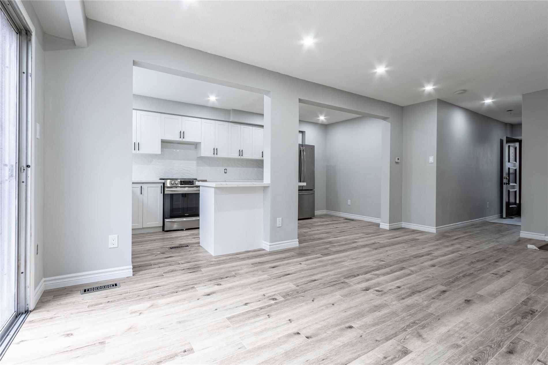 Kitchener, ON N2C 2L7,46 CEDARWOODS CRES #55
