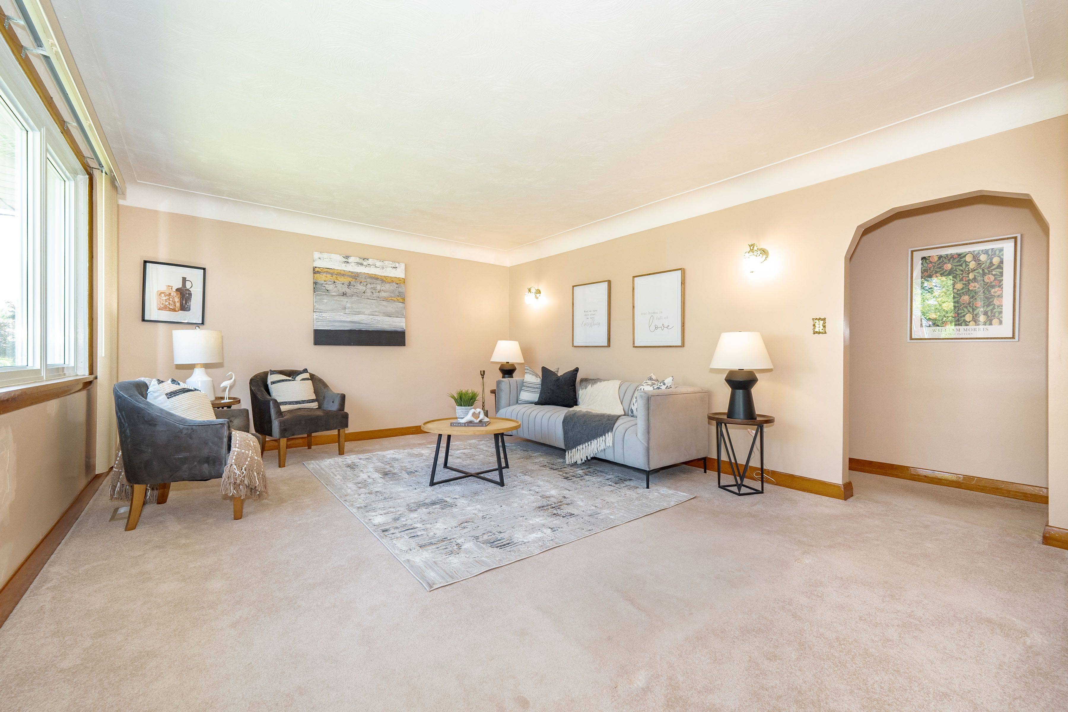 Hamilton, ON L8G 2A8,84 Blanmora DR
