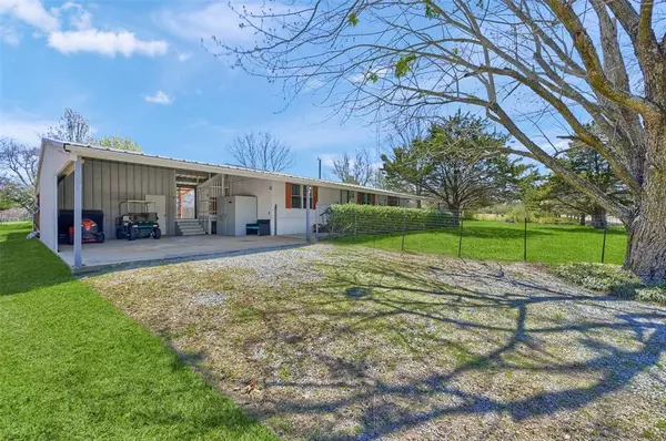238 Cottonwood Lane,  Pottsboro,  TX 75076