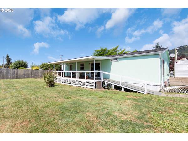 1060 CORNUTT ST, Myrtle Creek, OR 97457
